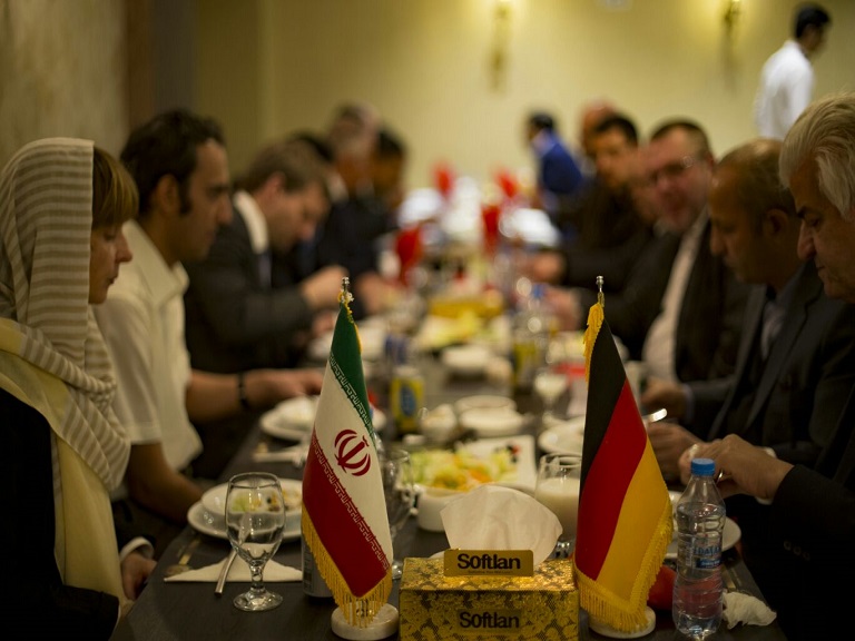 Abendessen_Tag1_0.2 Reise nach Iran: Wirtschaftsdelegation beim Abendessen mit iranischen Gästen