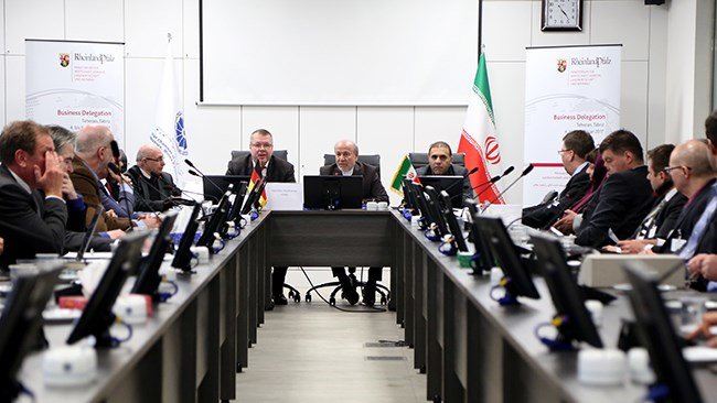 Bild aus Tehran Times Reise nach Iran: Wirtschaftsdelegation aus Rheinland-Pfalz bei der Handelskammer Alborz